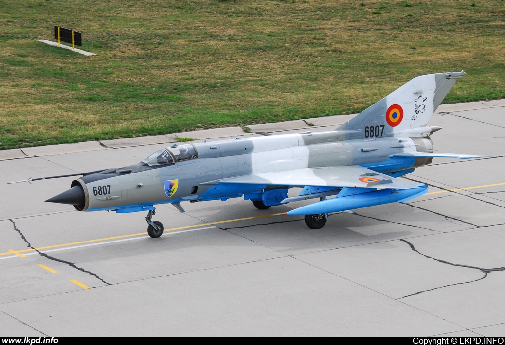 Romanian Air Force – Mikoyan-Gurevich MiG-21MF-75 6807