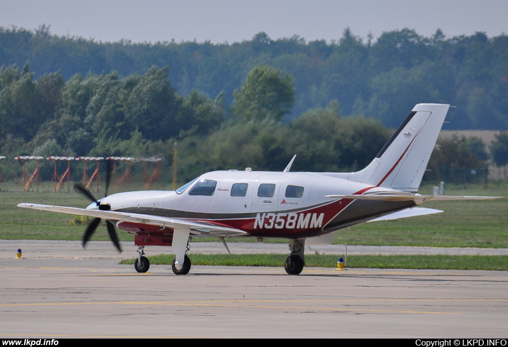 Private/Soukrom – Piper PA-46-500TP N358MM