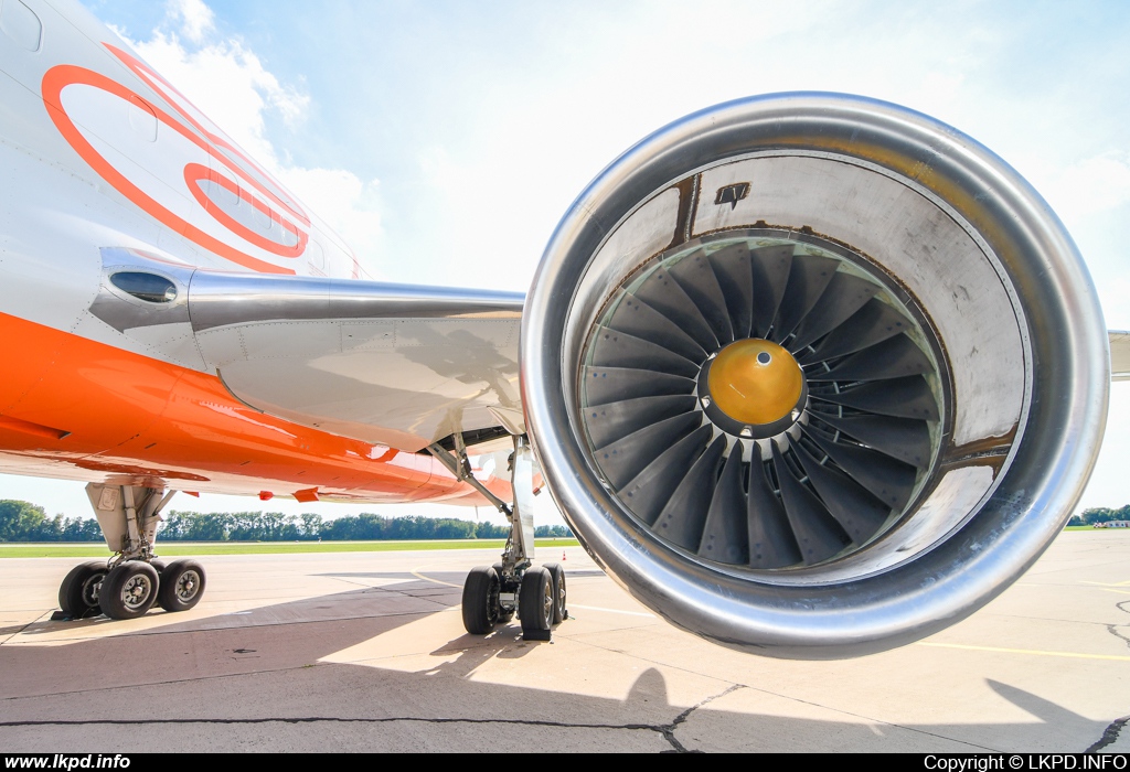 Aviastar-TU – Boeing B757-223(PCF) VQ-BBU