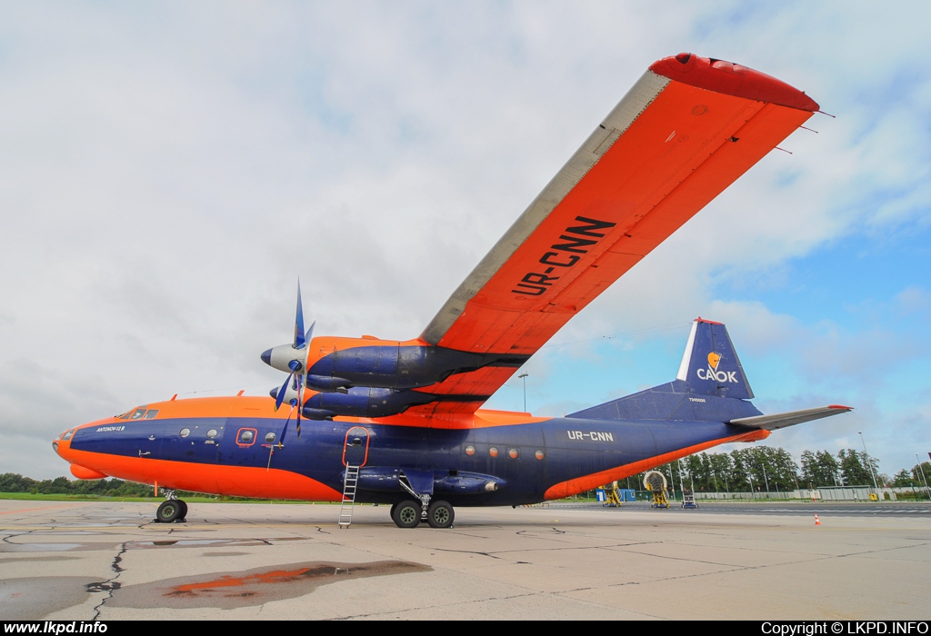 CAVOK – Antonov AN-12B UR-CNN