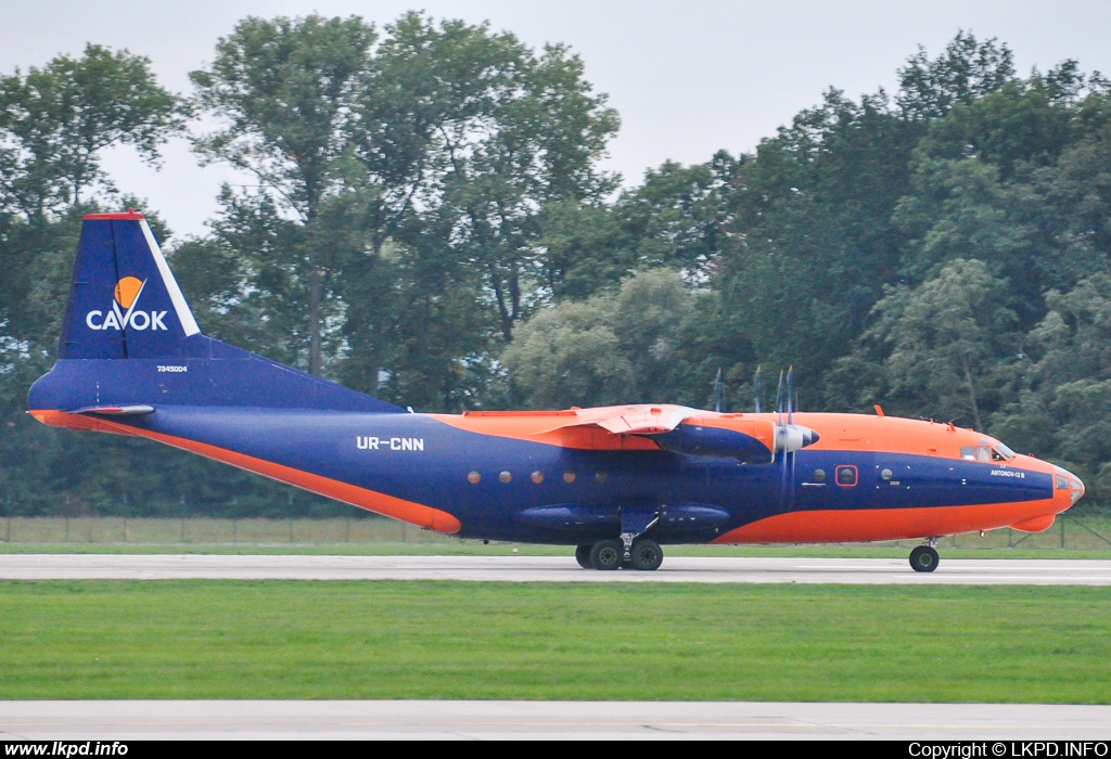 CAVOK – Antonov AN-12B UR-CNN