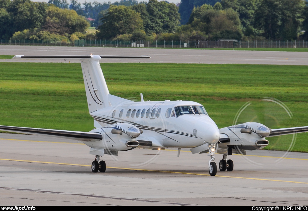 Phenix Aviation – Beech 350 F-HMUT