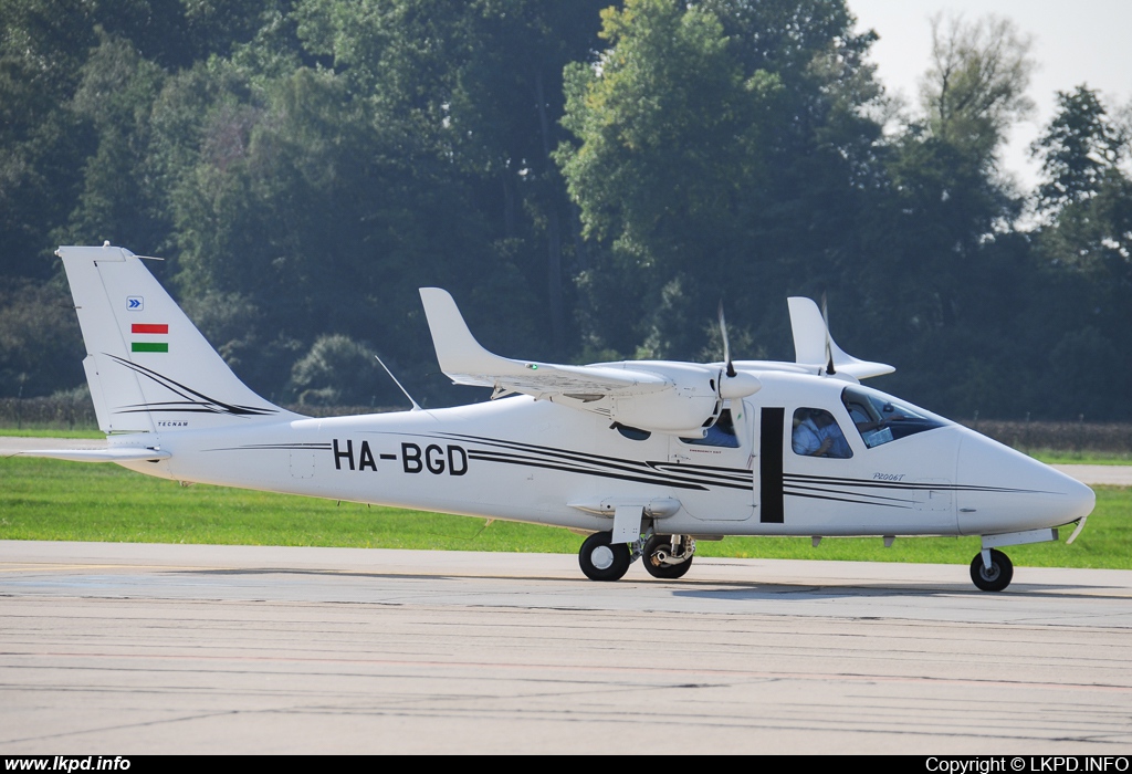 Private/Soukrom – Tecnam P-2006T HA-BGD