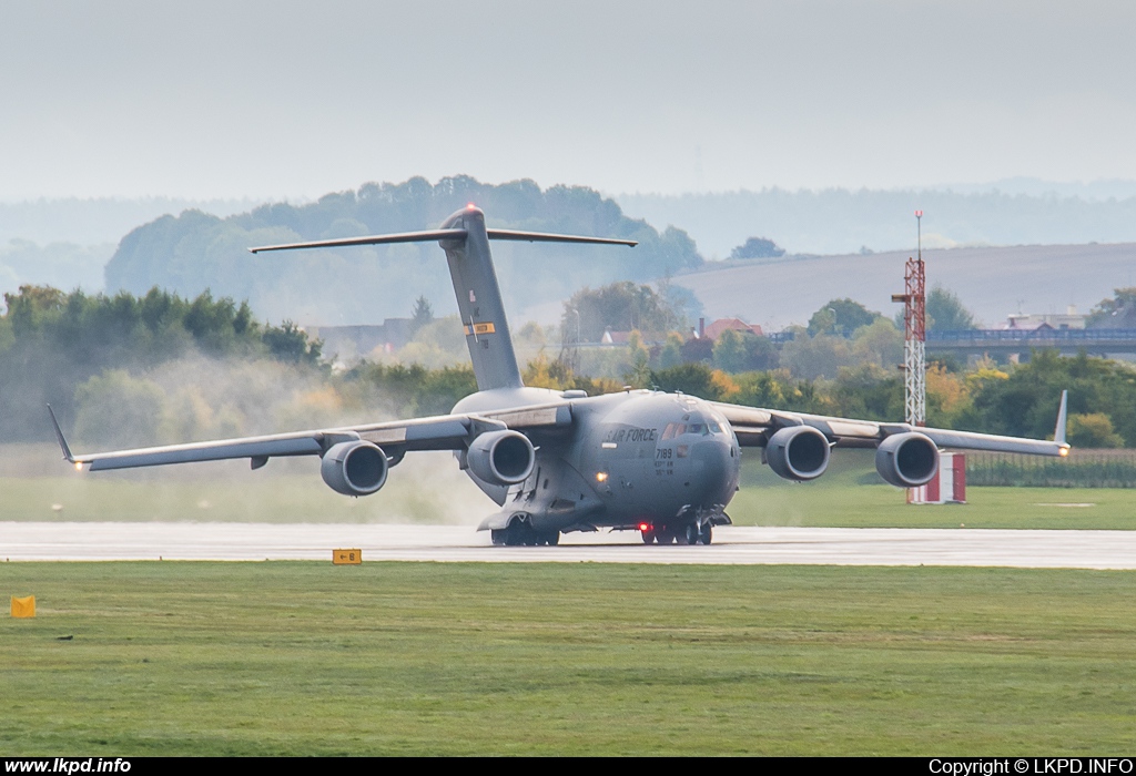 USAF – McDonnell Douglas C-17A Globemaster 07-7189