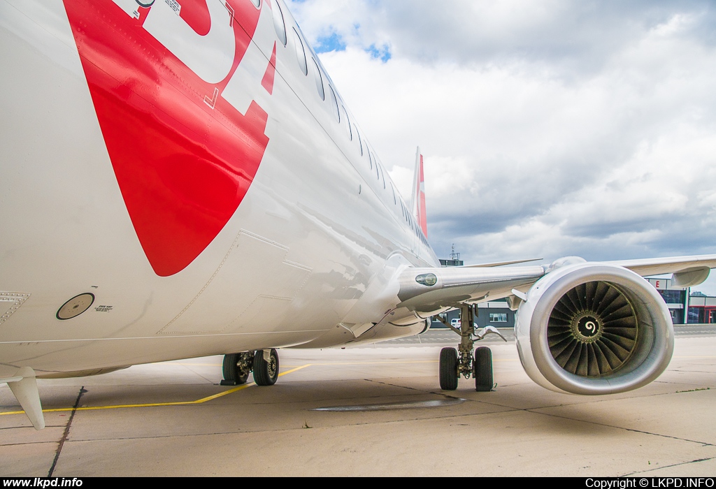 SA Czech Airlines – Boeing B737-86N OK-TST