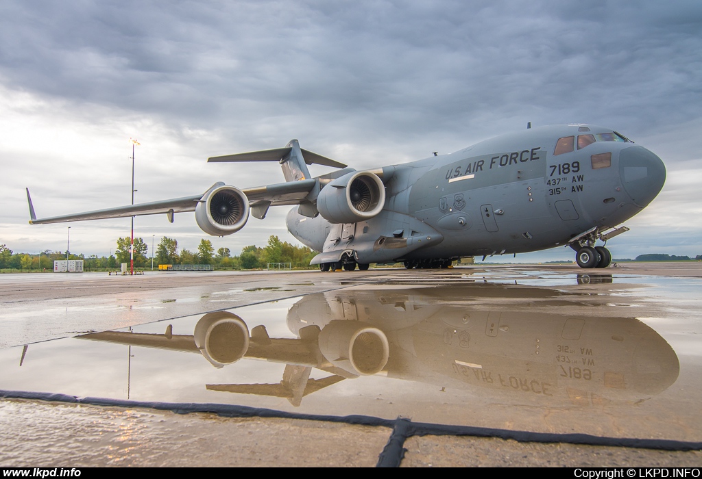 USAF – McDonnell Douglas C-17A Globemaster 07-7189