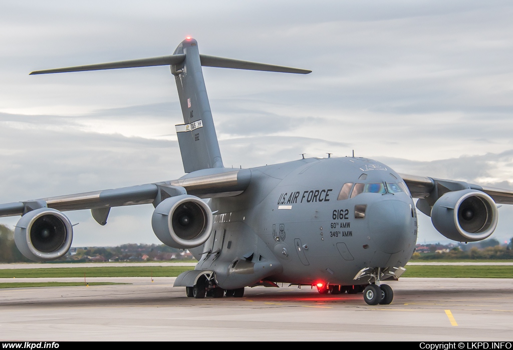 USAF – McDonnell Douglas C-17A Globemaster 06-6162