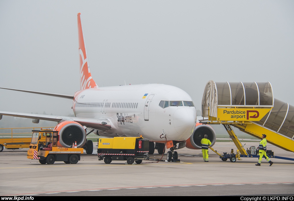 SkyUp – Boeing B737-8H6 UR-SQB