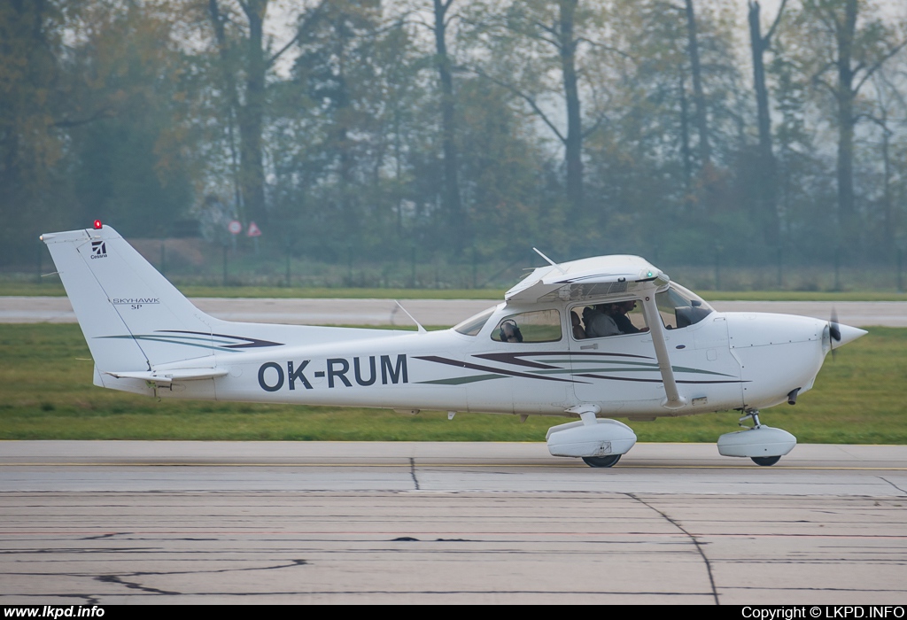 Private/Soukrom – Cessna 172R OK-RUM