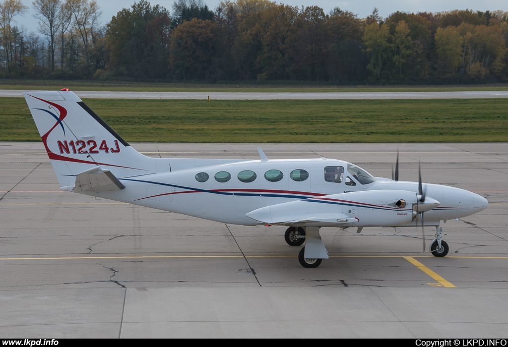 Private/Soukrom – Cessna 425/I N1224J