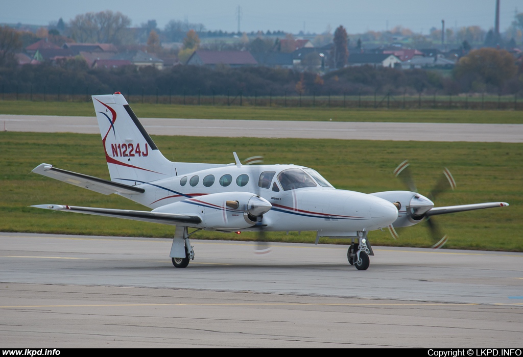 Private/Soukrom – Cessna 425/I N1224J