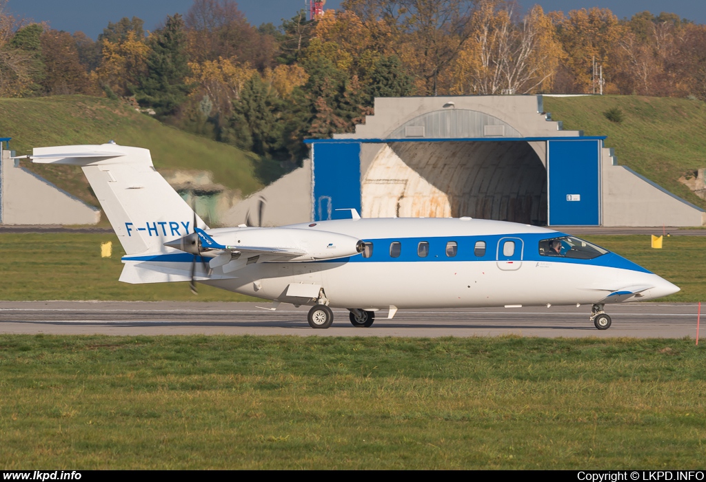 Air Ailes – Piaggio P-180 Avanti II F-HTRY