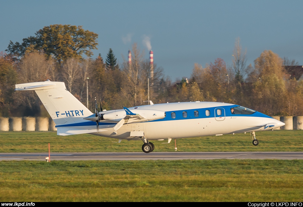 Air Ailes – Piaggio P-180 Avanti II F-HTRY