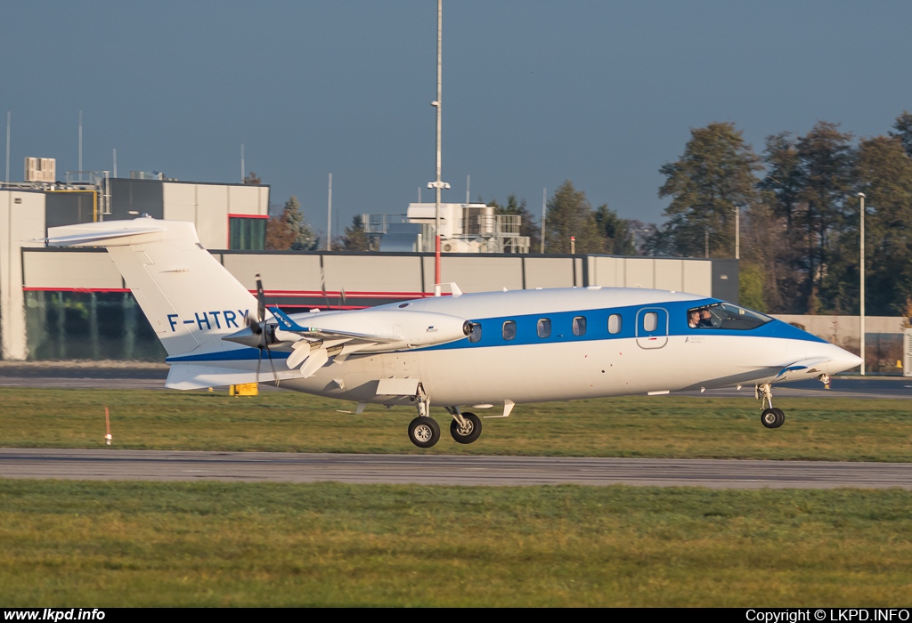 Air Ailes – Piaggio P-180 Avanti II F-HTRY