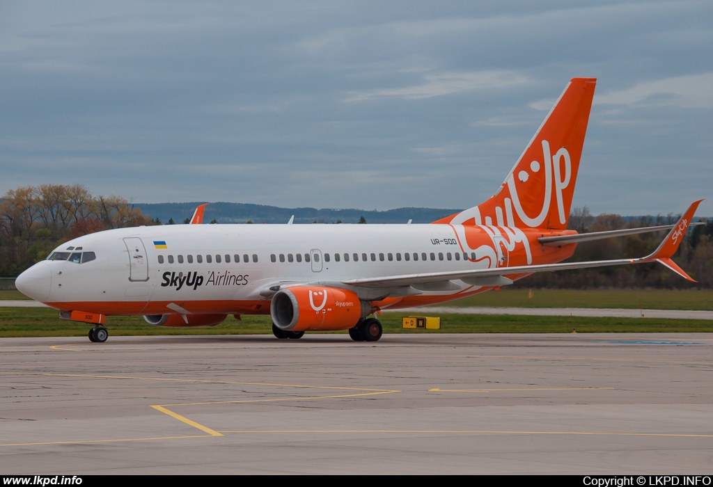 SkyUp – Boeing B737-73V UR-SQD