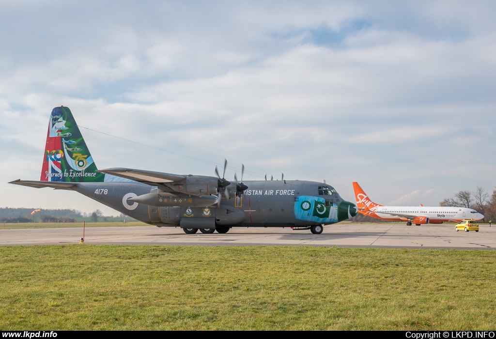 Pakistan Air Force – Lockheed C-130E Hercules 4178