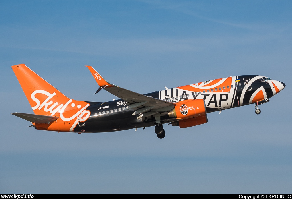 SkyUp – Boeing B737-75C UR-SQE