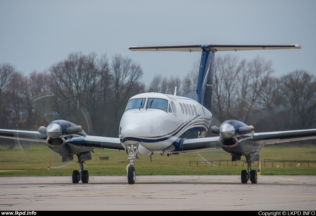 Private/Soukrom – Beech 200 G-JASS