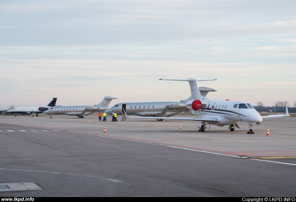 London Executive Aviation – Embraer EMB-505 Phenom 300 G-JAGA