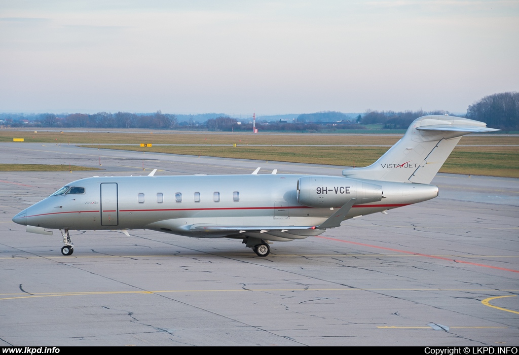 VistaJet – Bombardier BD-100-1A10 Challenger 350 9H-VCE