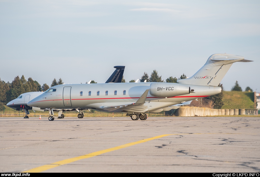 VistaJet – Bombardier BD-100-1A10 Challenger 350 9H-VCC