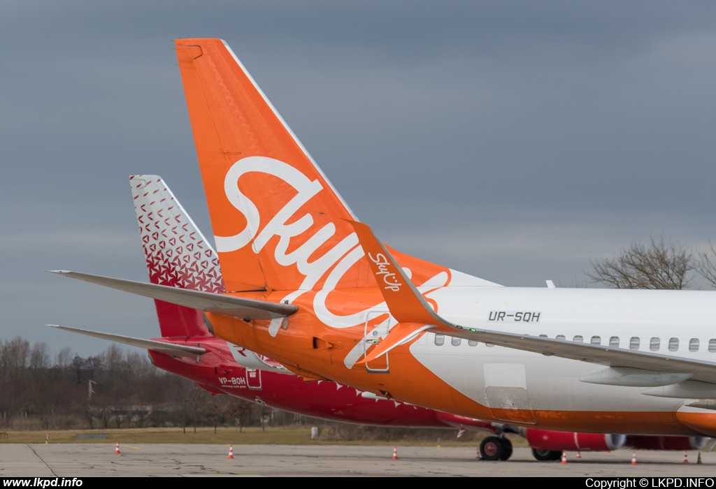 SkyUp – Boeing B737-86Q UR-SQH