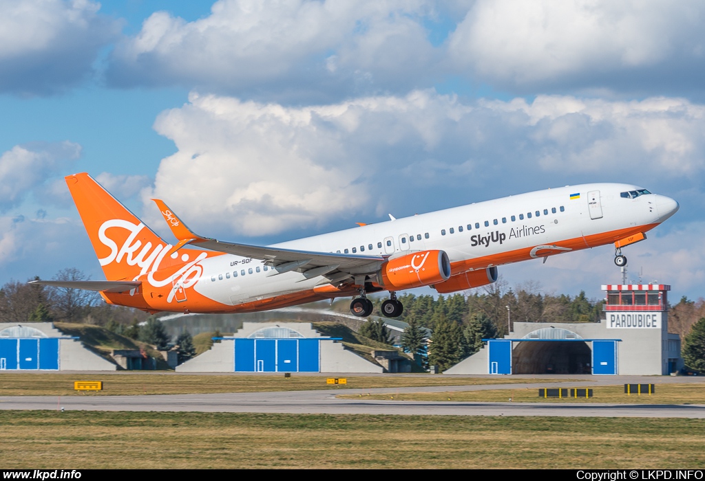 SkyUp – Boeing B737-8H6 UR-SQF