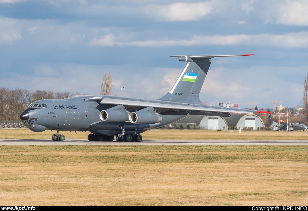 Uzbekistan Air Force – Iljuin IL-76MD UK-76007