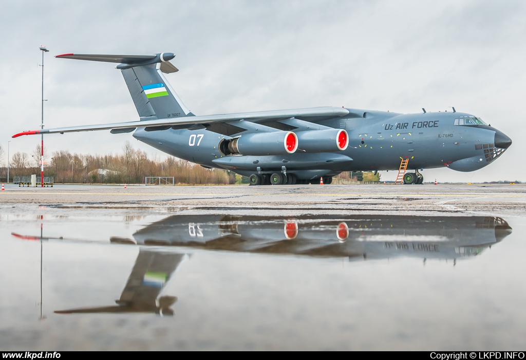 Uzbekistan Air Force – Iljuin IL-76MD UK-76007