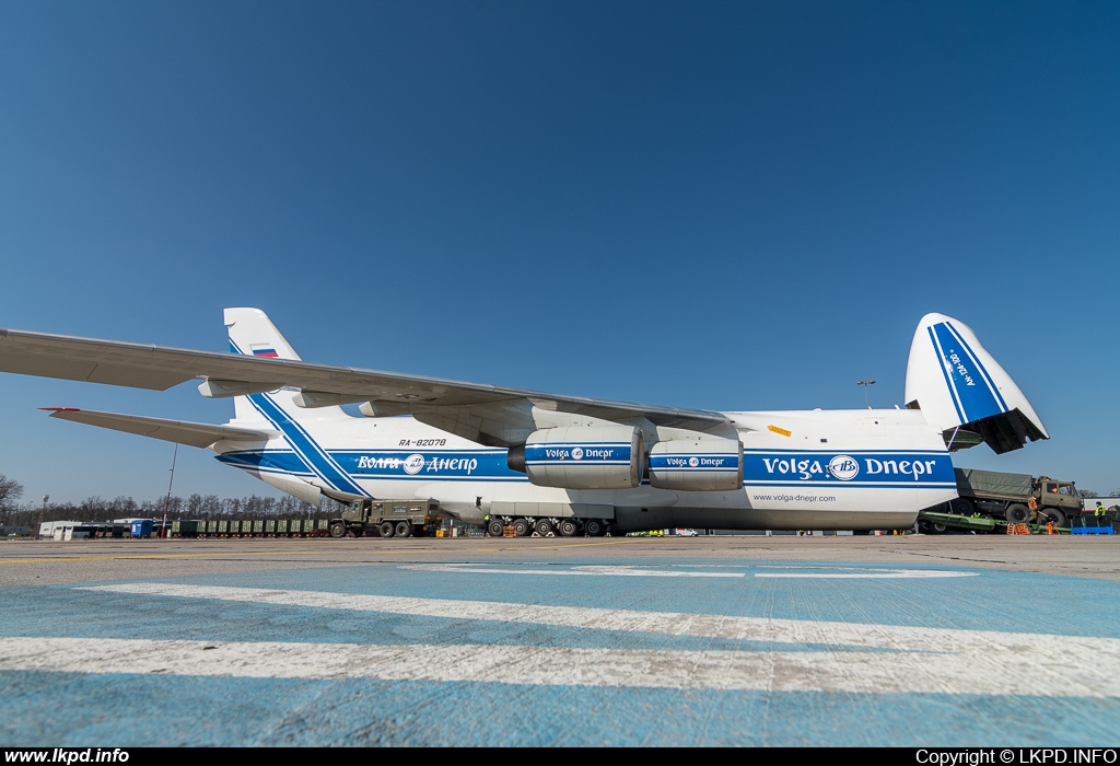 Volga-Dnepr Airlines – Antonov AN-124-100 RA-82078