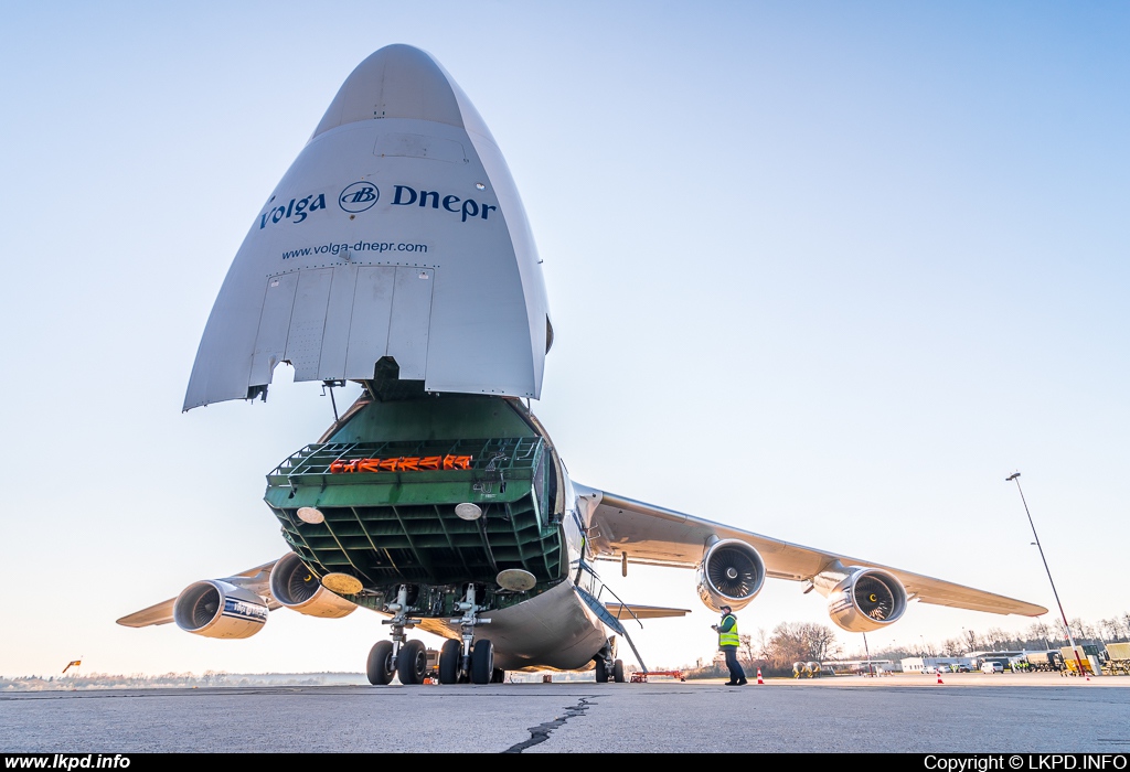 Volga-Dnepr Airlines – Antonov AN-124-100 RA-82078