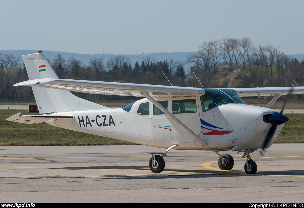 Private/Soukrom – Cessna 205A HA-CZA