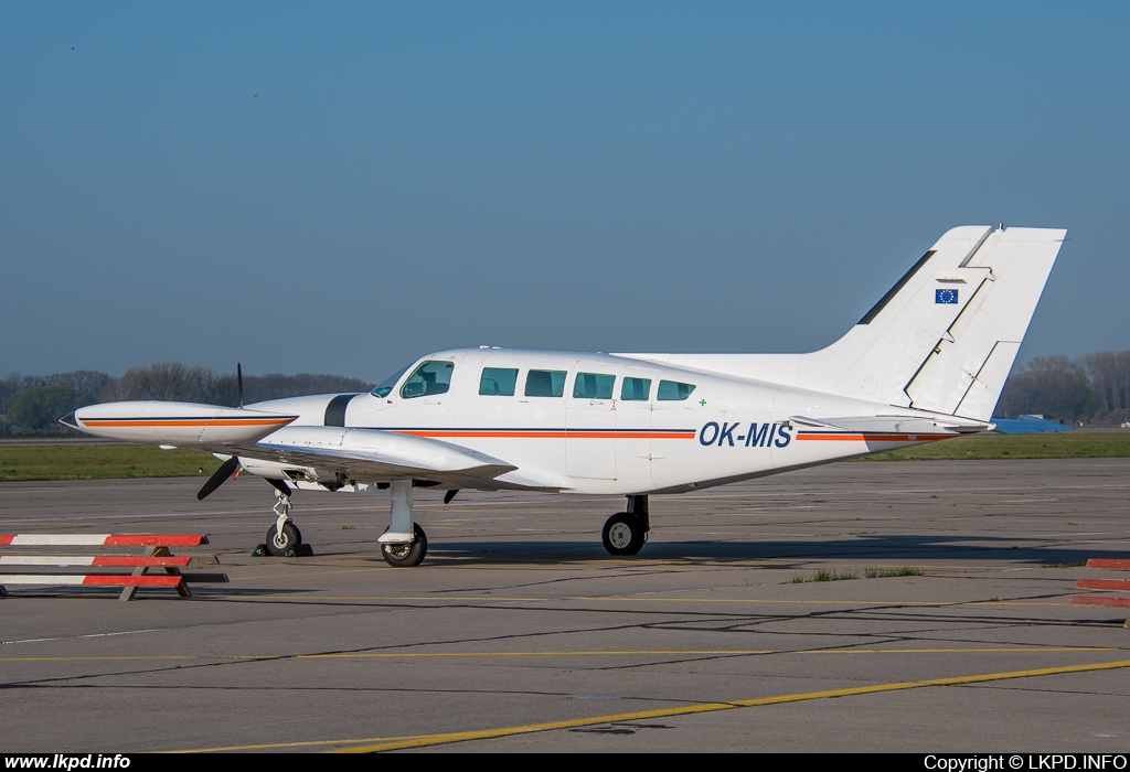 Primis – Cessna C402B OK-MIS