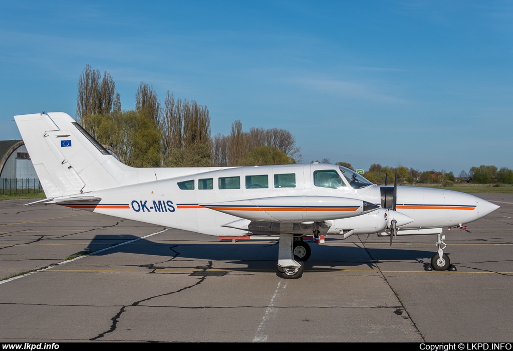 Primis – Cessna C402B OK-MIS