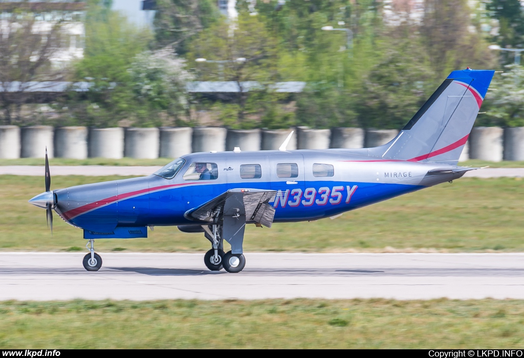 Private/Soukrom – Piper PA-46-350P N3935Y