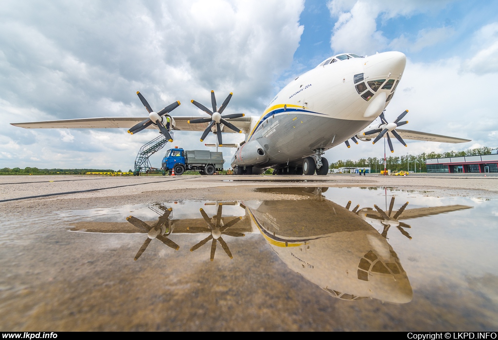 Antonov Design Bureau – Antonov AN-22A UR-09307