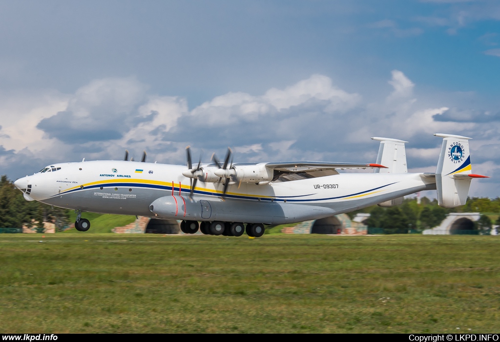 Antonov Design Bureau – Antonov AN-22A UR-09307