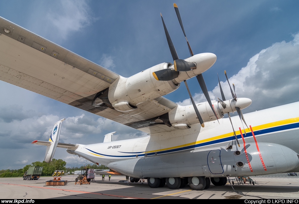 Antonov Design Bureau – Antonov AN-22A UR-09307