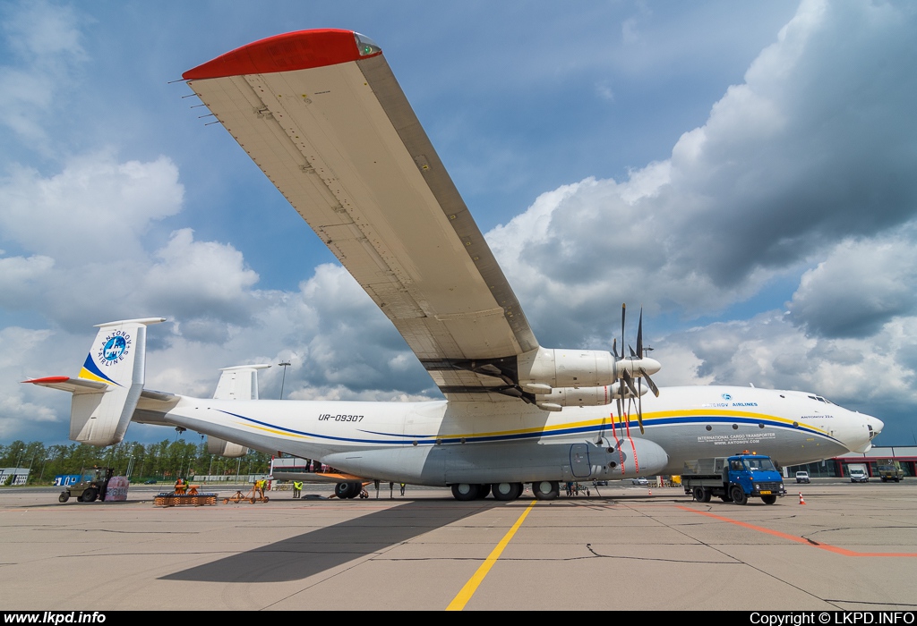 Antonov Design Bureau – Antonov AN-22A UR-09307