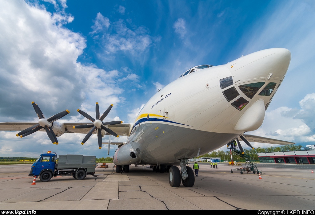 Antonov Design Bureau – Antonov AN-22A UR-09307