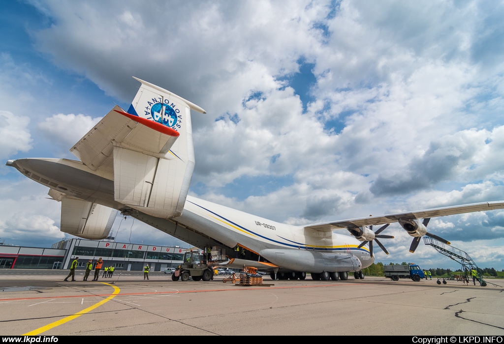 Antonov Design Bureau – Antonov AN-22A UR-09307