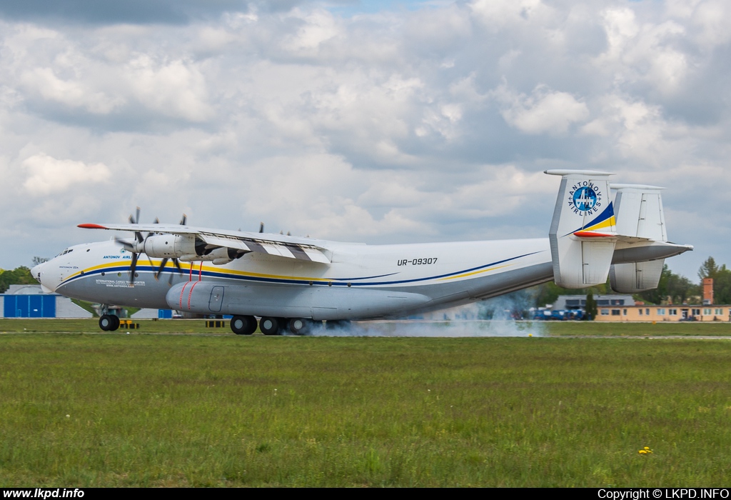 Antonov Design Bureau – Antonov AN-22A UR-09307