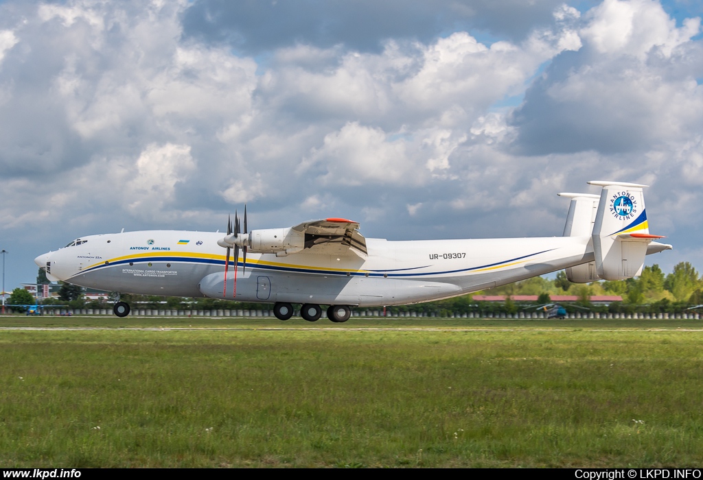 Antonov Design Bureau – Antonov AN-22A UR-09307