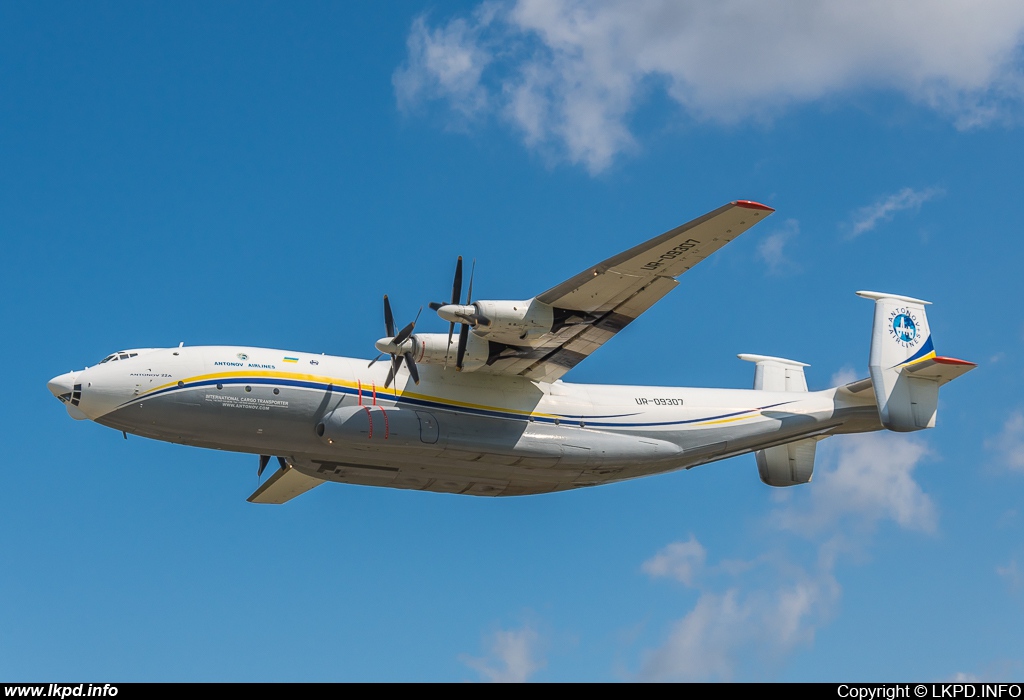 Antonov Design Bureau – Antonov AN-22A UR-09307