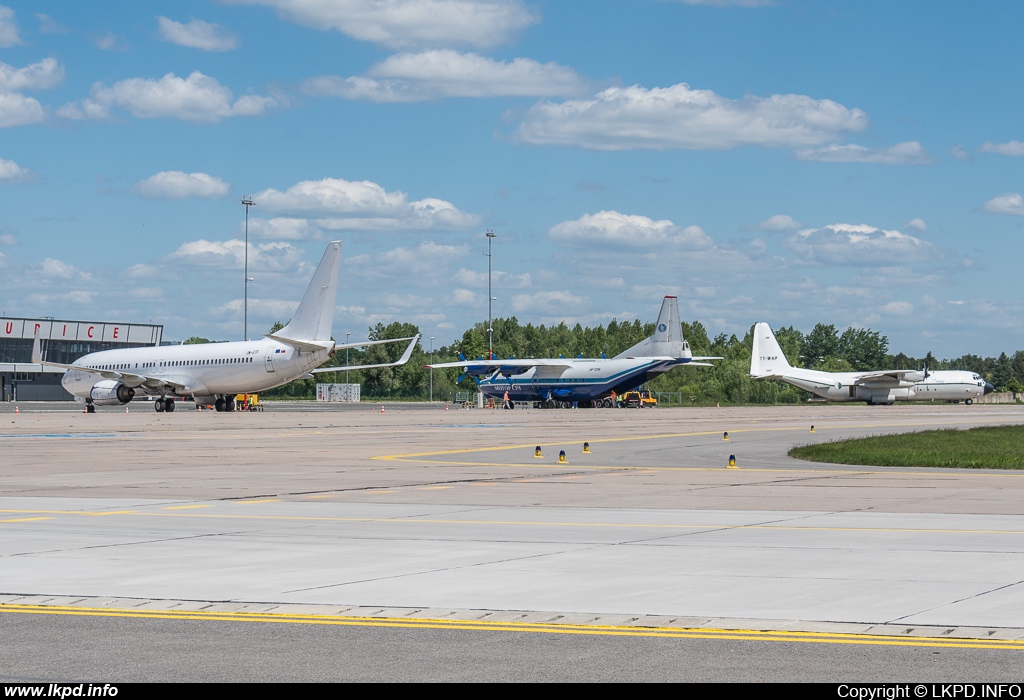 Go2Sky – Boeing B737-86J OM-GTF