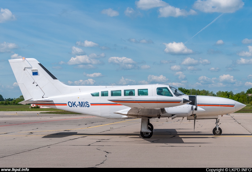 Primis – Cessna C402B OK-MIS