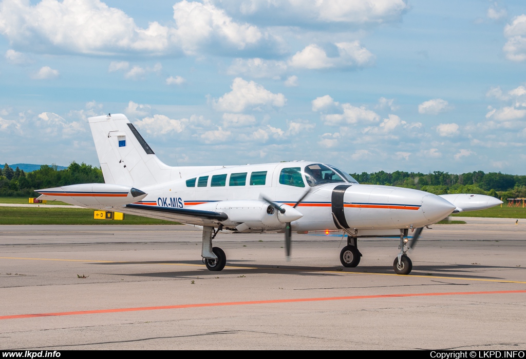 Primis – Cessna C402B OK-MIS