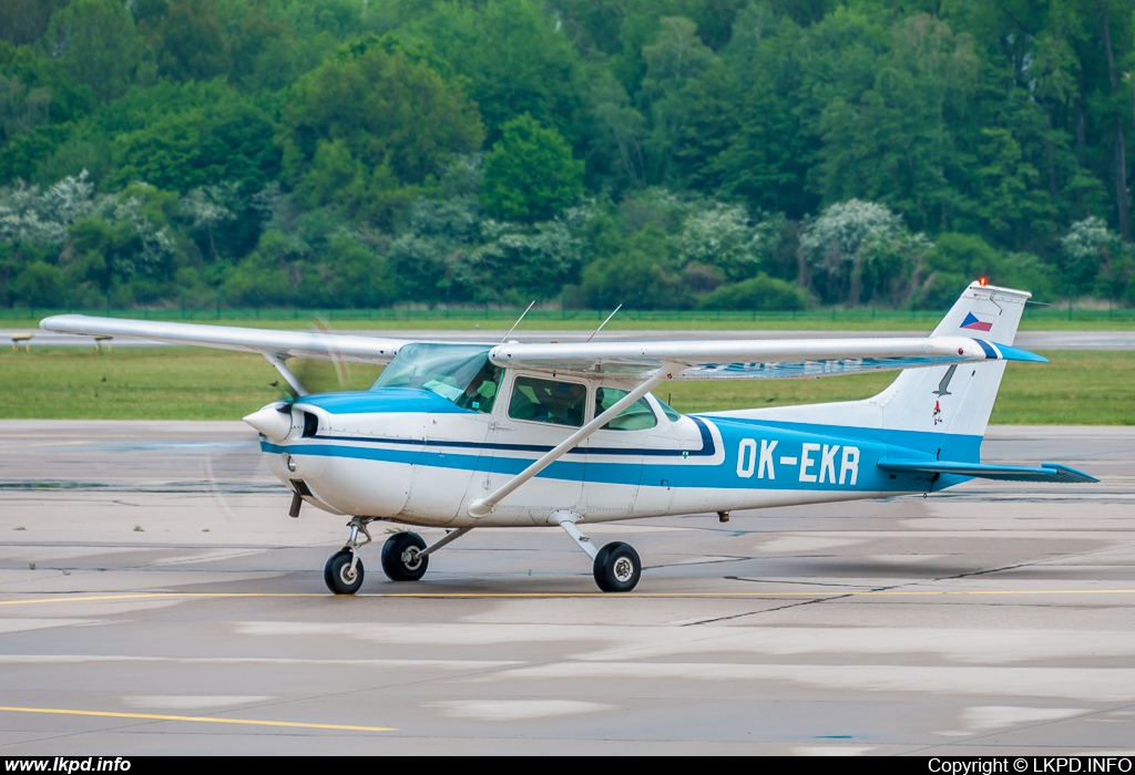 Private/Soukrom – Cessna 172M OK-EKR