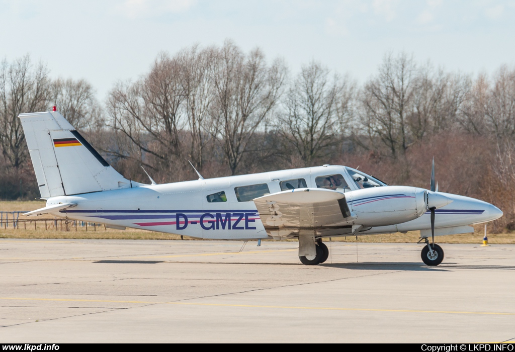 Private/Soukrom – Piper PA-34-200T Seneca II D-GMZE