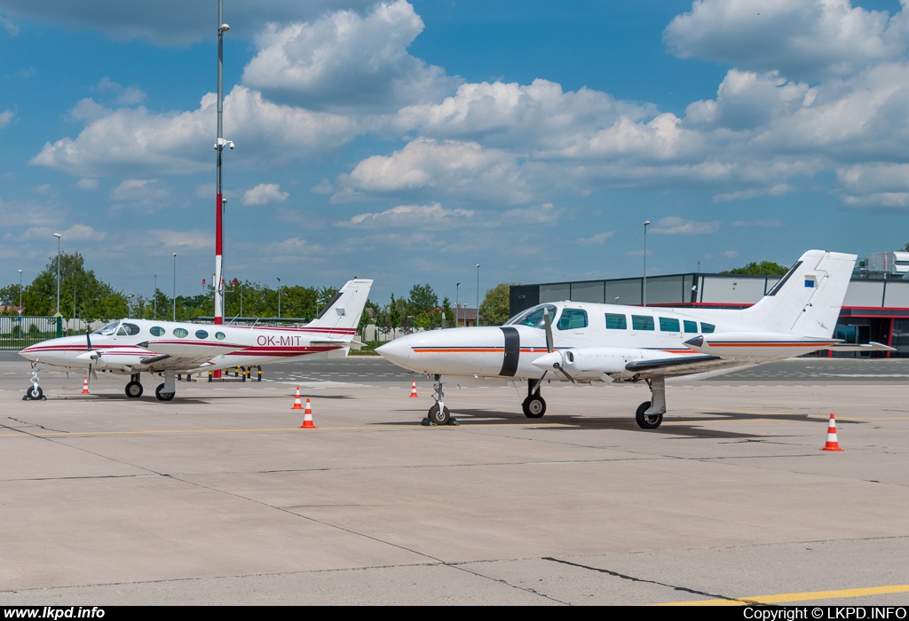 Primis – Cessna C402B OK-MIS